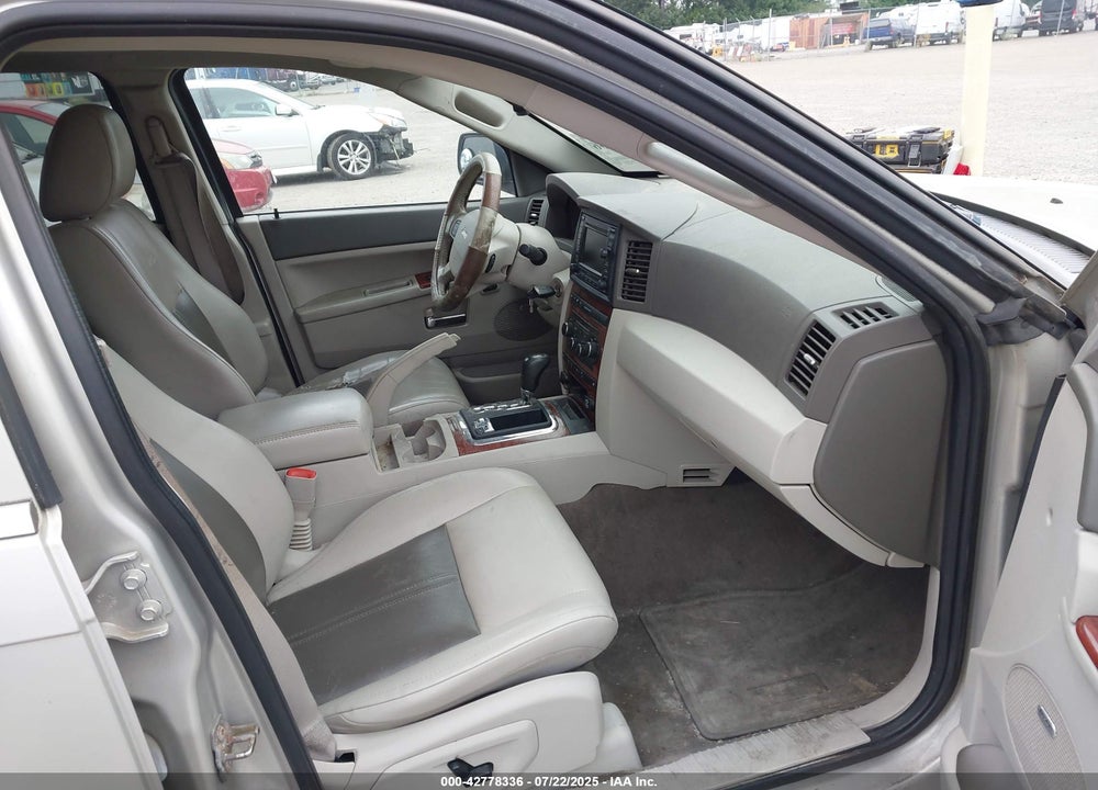 2007 JEEP GRAND CHEROKEE VIN: 1J8HR58277C572535