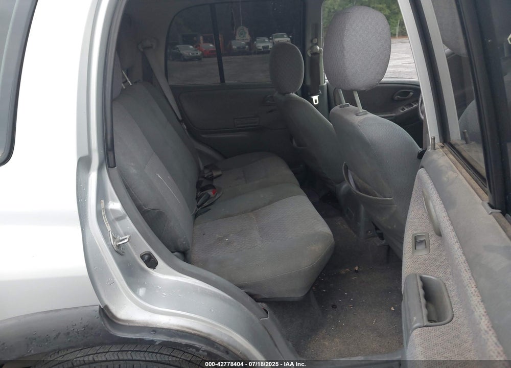 2001 CHEVROLET TRACKER VIN: 2CNBJ734416921249
