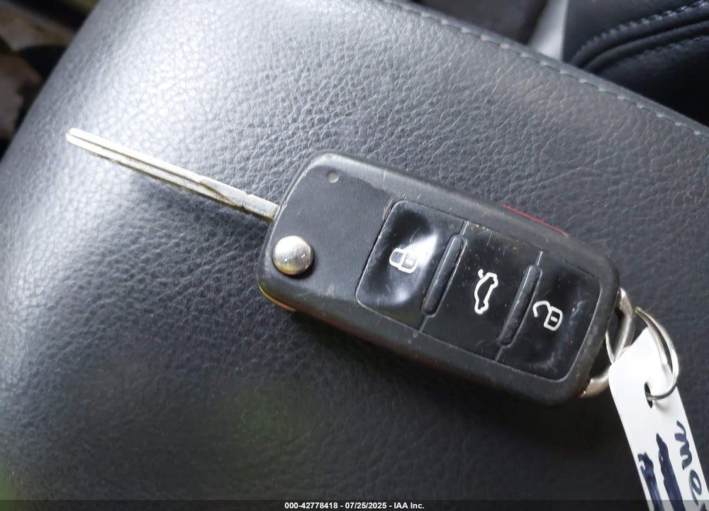 2012 VOLKSWAGEN GTI VIN: WVWEV7AJ6CW283528