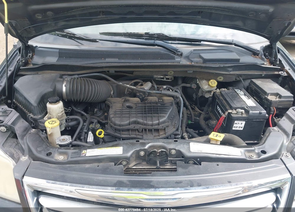 2011 CHRYSLER TOWN & COUNTRY TOURING-L VIN: 2A4RR8DG5BR716480