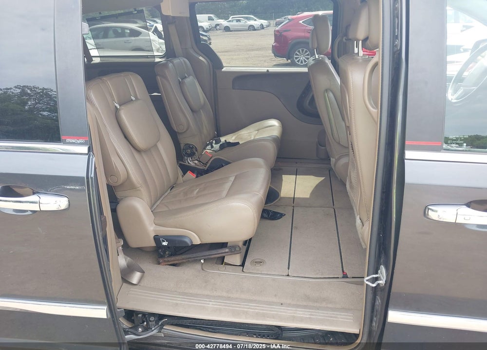 2011 CHRYSLER TOWN & COUNTRY TOURING-L VIN: 2A4RR8DG5BR716480