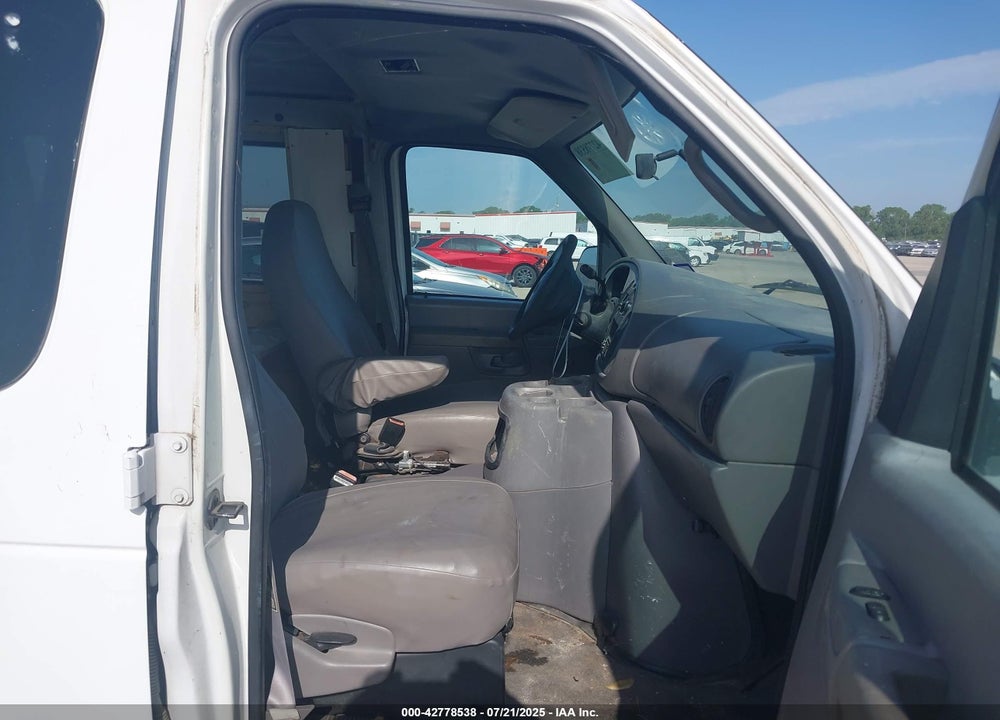 2002 FORD E-150 XL/XLT VIN: 1FMRE11W62HA51455