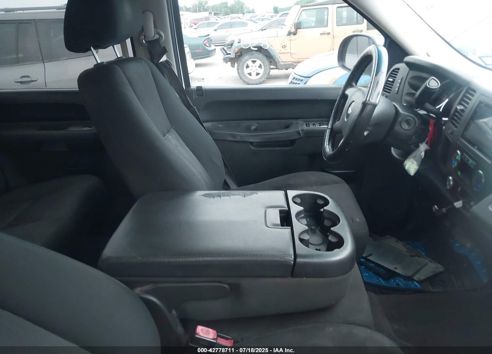 2013 CHEVROLET SILVERADO 1500 VIN: 3GCPCSE0XDG330630