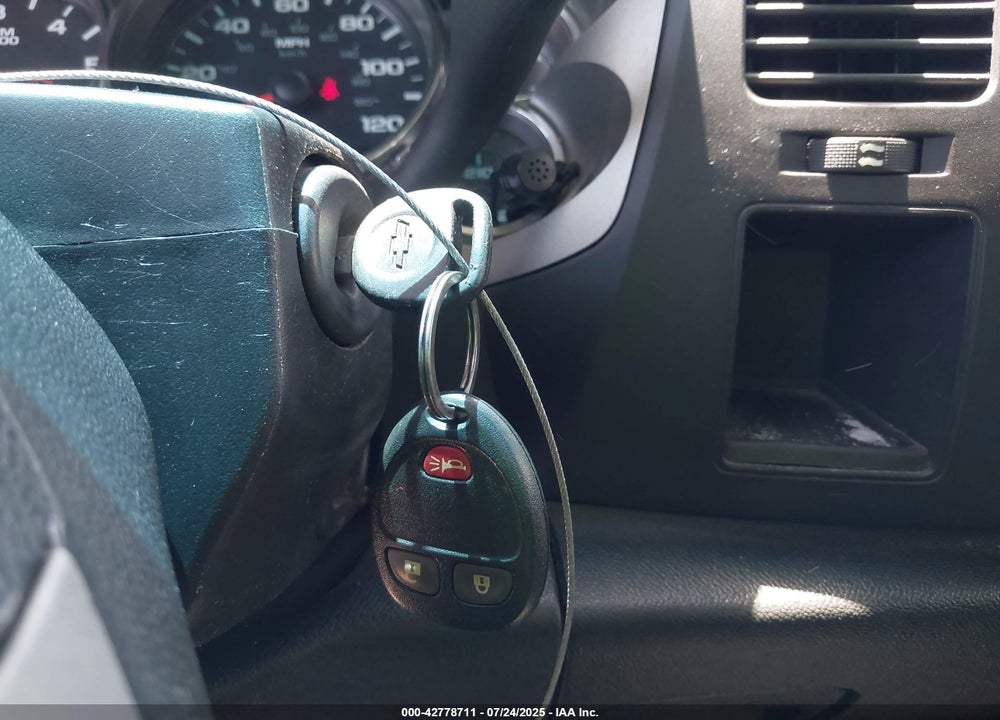 2013 CHEVROLET SILVERADO 1500 VIN: 3GCPCSE0XDG330630