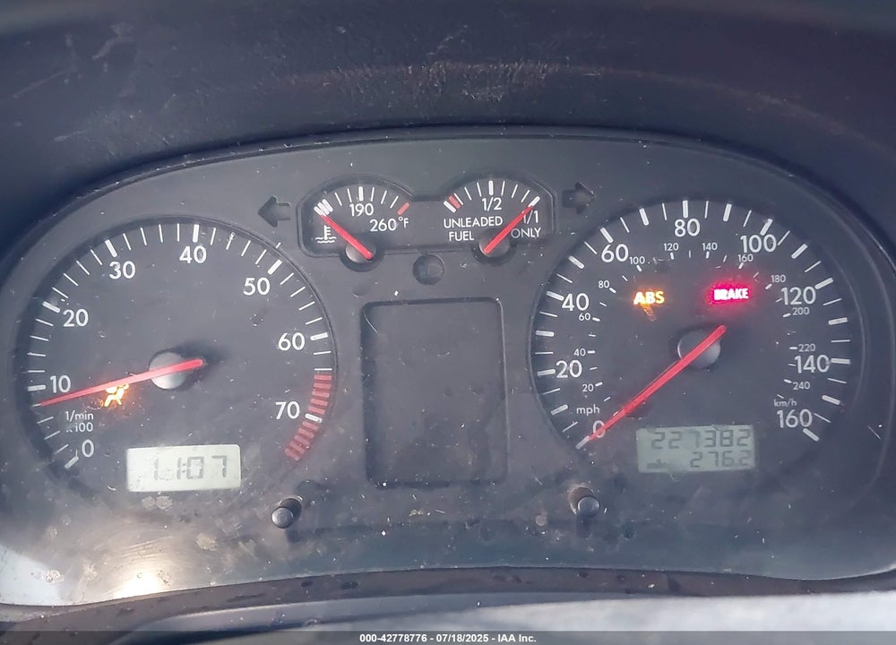 2000 VOLKSWAGEN GOLF GL VIN: WVWBA21J4YW301954