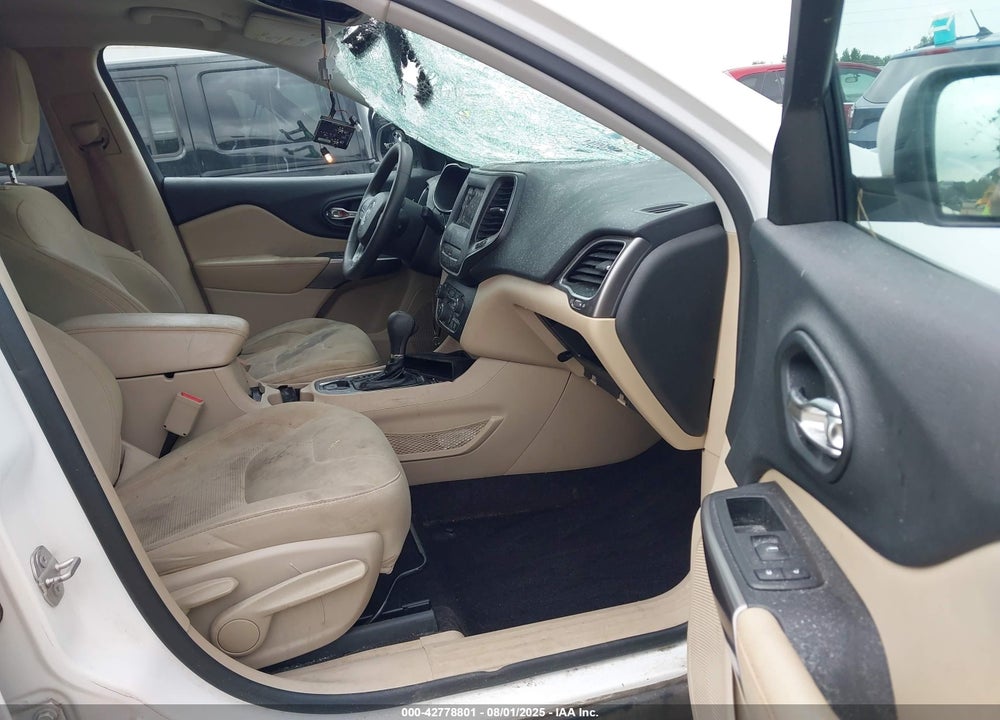 2019 JEEP CHEROKEE VIN: 1C4PJLCB2KD262687