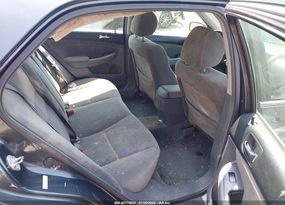 2005 HONDA ACCORD 2.4 LX VIN: 1HGCM564X5A001197