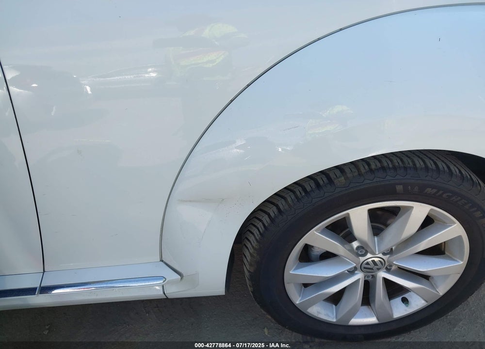 2017 VOLKSWAGEN BEETLE VIN: 3VW517AT5HM822139