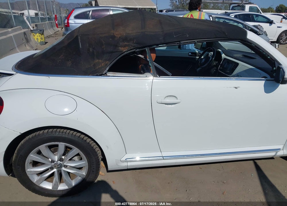 2017 VOLKSWAGEN BEETLE VIN: 3VW517AT5HM822139
