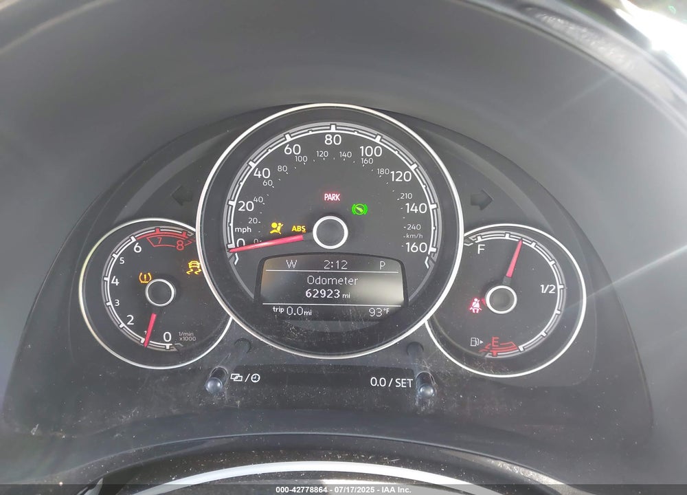2017 VOLKSWAGEN BEETLE VIN: 3VW517AT5HM822139
