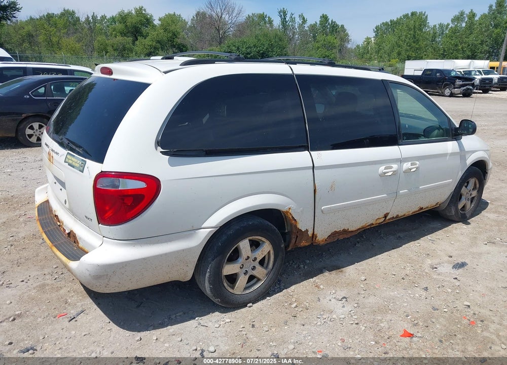 2007 DODGE GRAND CARAVAN SXT VIN: 2D8GP44L27R122303