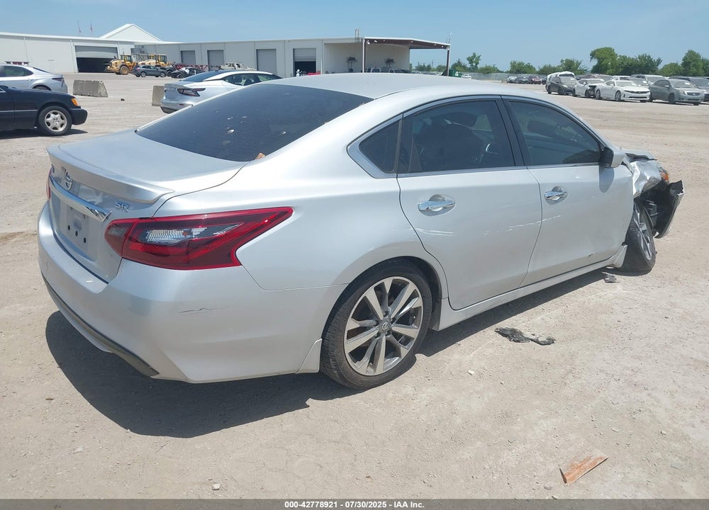 2017 NISSAN ALTIMA VIN: 1N4AL3AP0HC261301