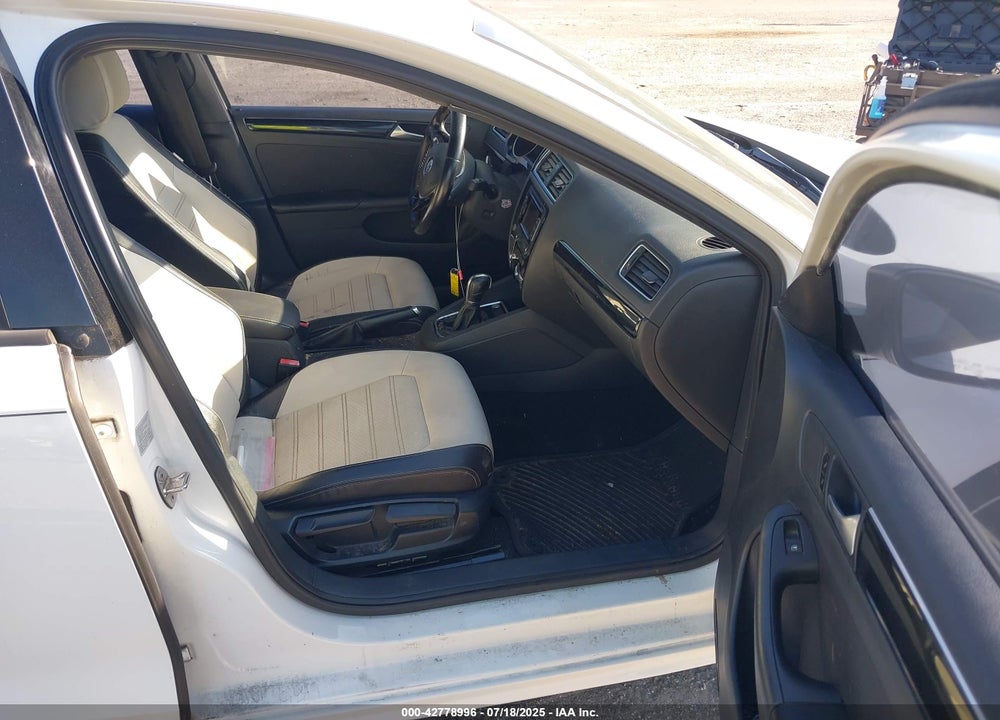 2015 VOLKSWAGEN JETTA VIN: 3VWD17AJ1FM419797