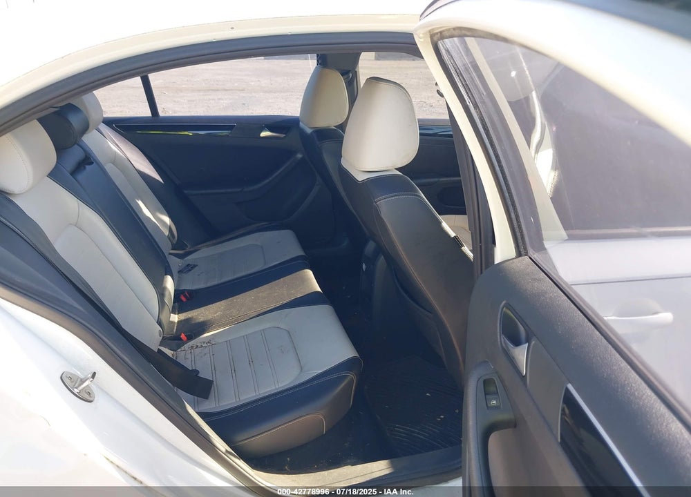 2015 VOLKSWAGEN JETTA VIN: 3VWD17AJ1FM419797