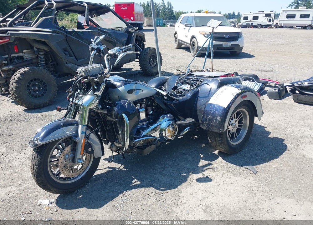 2020 HARLEY-DAVIDSON FLHTCUTG VIN: 1HD1MAF1XLB856556