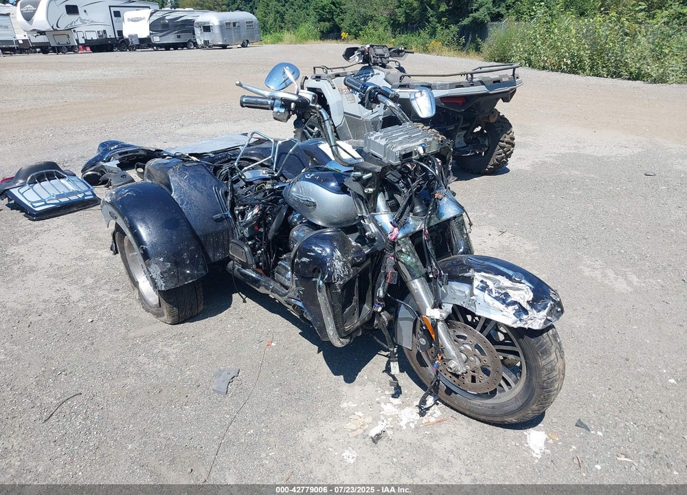 2020 HARLEY-DAVIDSON FLHTCUTG VIN: 1HD1MAF1XLB856556