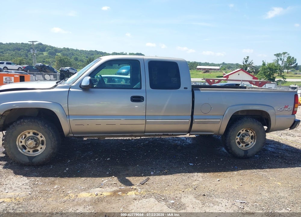 1999 CHEVROLET SILVERADO 2500 LT VIN: 1GCGK29U2XE156063