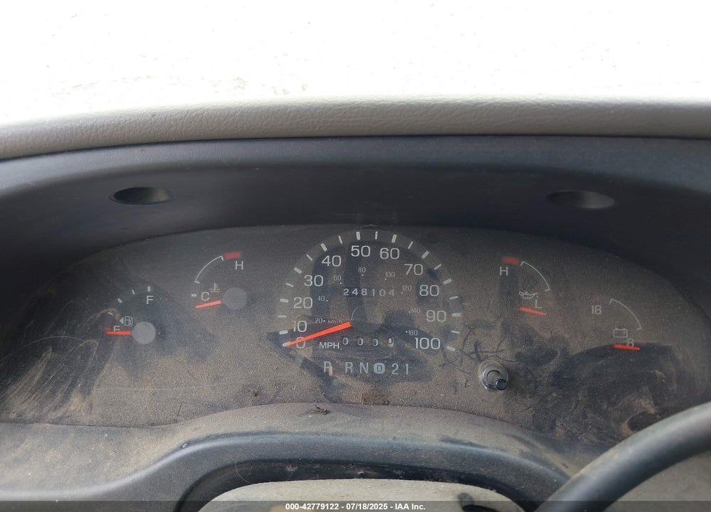 1998 FORD SUPER CLUB WAGON XL/XLT VIN: 1FBSS31L9WHA43828