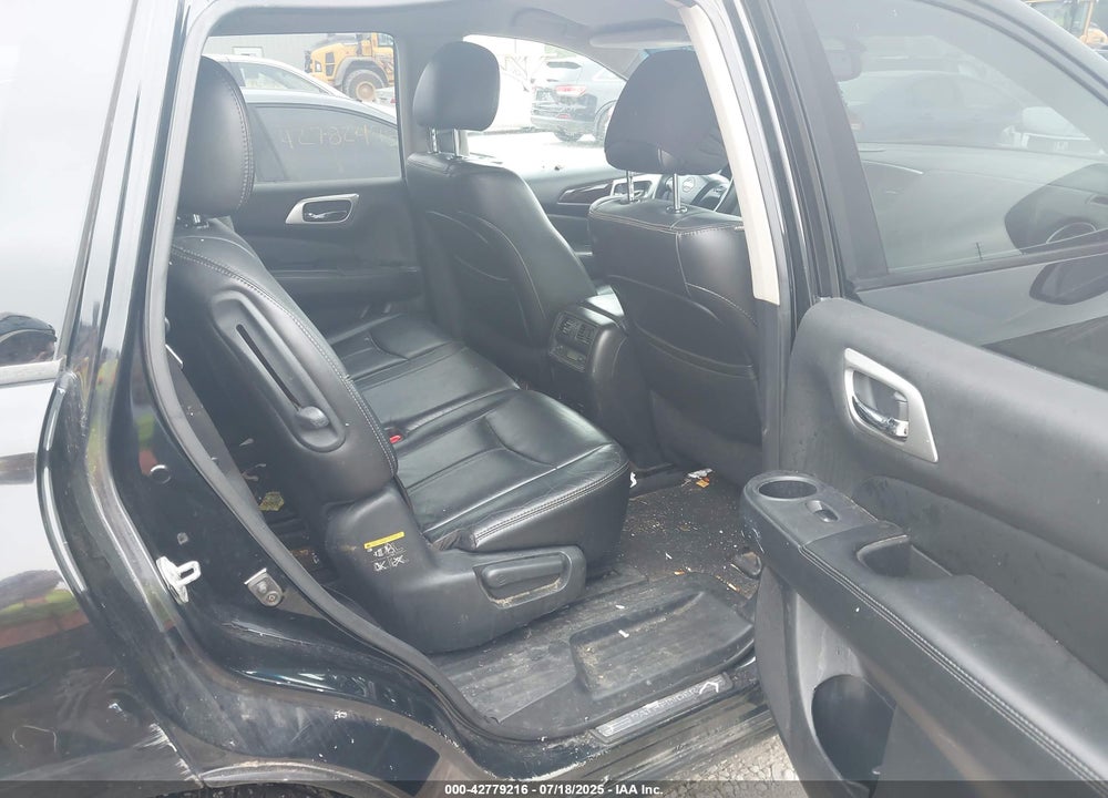 2014 NISSAN PATHFINDER SL VIN: 5N1AR2MM4EC648736
