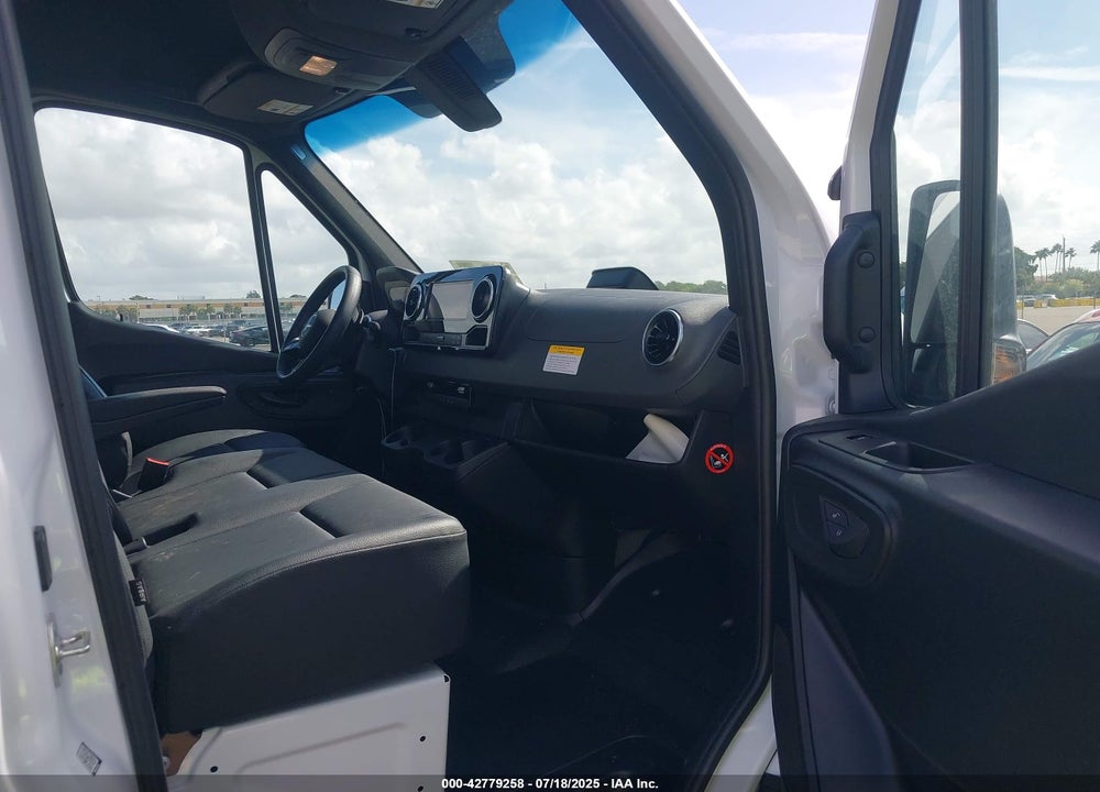 2025 MERCEDES-BENZ SPRINTER 2500 STANDARD ROOF 4-CYL DIESEL HO VIN: W1Y4NBHYXST199256