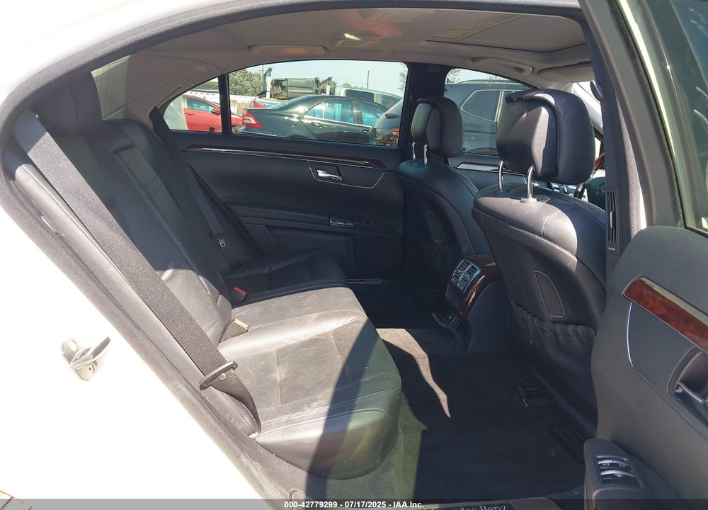 2013 MERCEDES-BENZ S CLASS VIN: WDDNG7DB0DA533672
