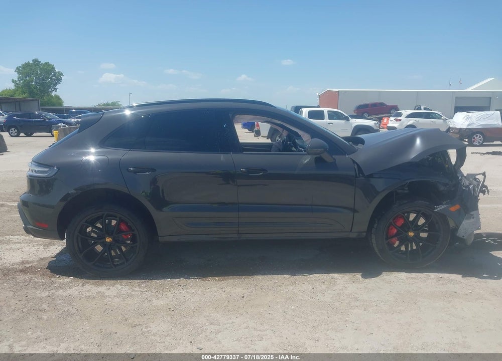 2023 PORSCHE MACAN VIN: WP1AF2A52PLB55181