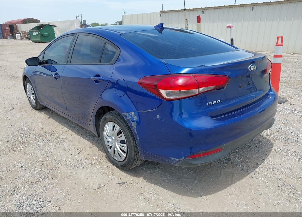 2017 KIA FORTE VIN: 3KPFK4A72HE042017