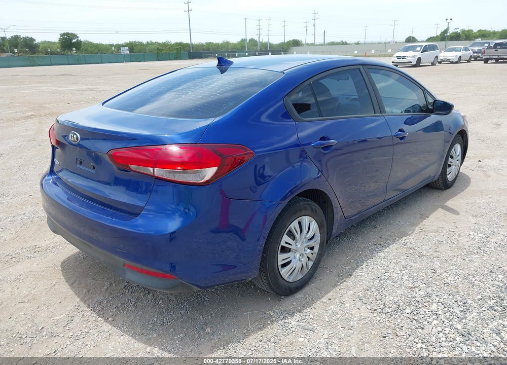 2017 KIA FORTE VIN: 3KPFK4A72HE042017