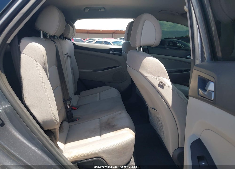2016 HYUNDAI TUCSON VIN: KM8J33A25GU201629