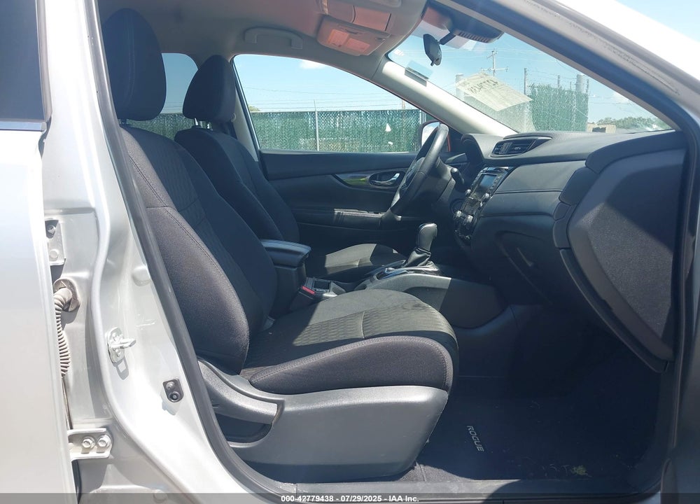 2019 NISSAN ROGUE SV VIN: 5N1AT2MT5KC737140