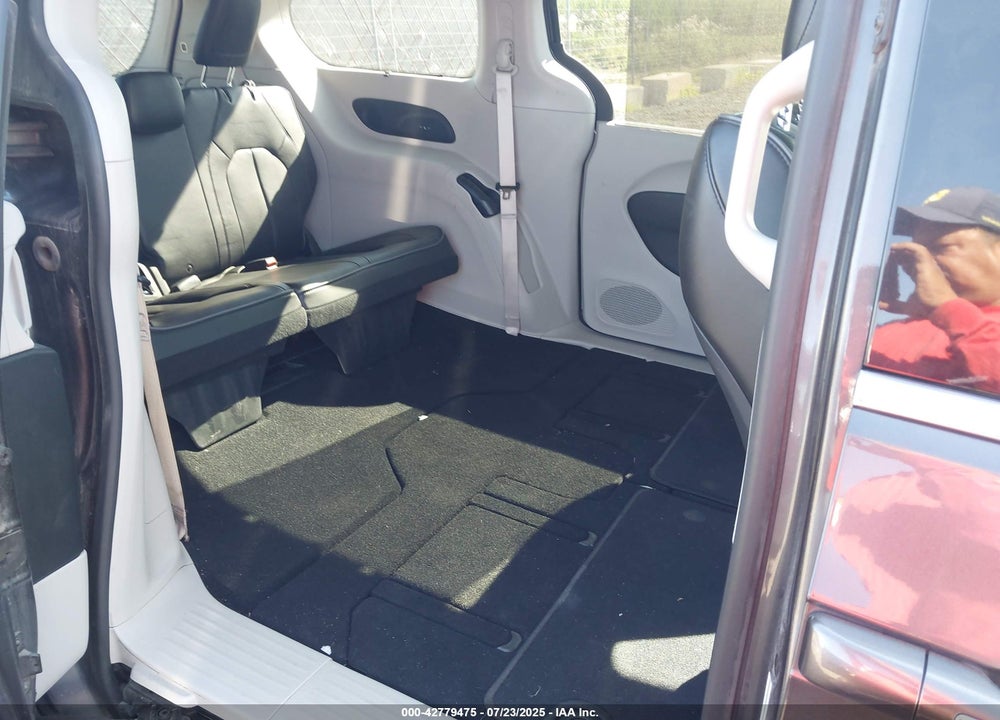 2019 CHRYSLER PACIFICA LIMITED VIN: 2C4RC1GG8KR668225