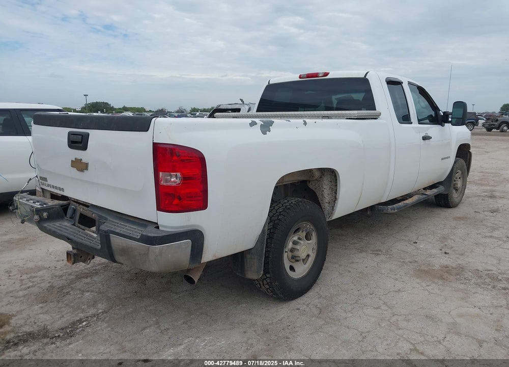 2008 CHEVROLET SILVERADO 2500HD WORK TRUCK VIN: 1GCHC29K98E116659