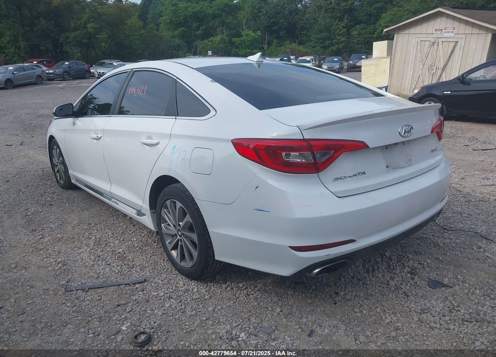 2015 HYUNDAI SONATA SPORT VIN: 5NPE34AF7FH052289