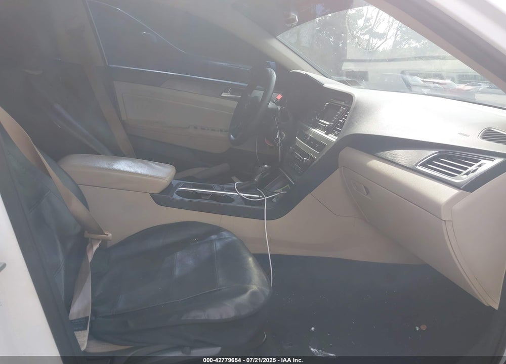 2015 HYUNDAI SONATA SPORT VIN: 5NPE34AF7FH052289