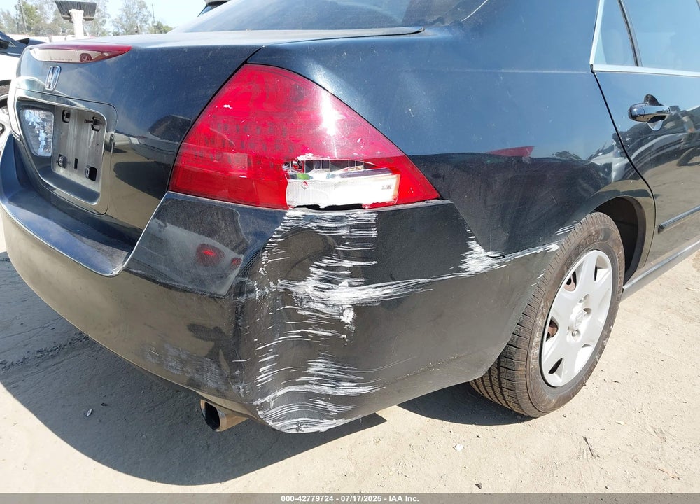 2007 HONDA ACCORD VIN: 1HGCM56417A058214