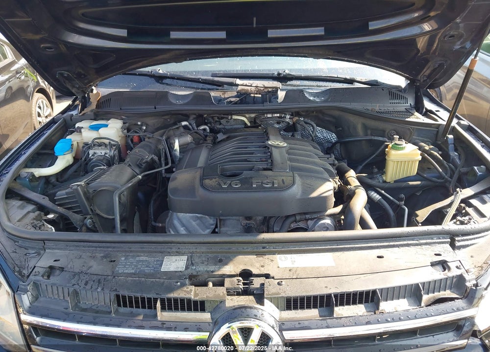 2011 VOLKSWAGEN TOUAREG VIN: WVGFF9BP9BD003087