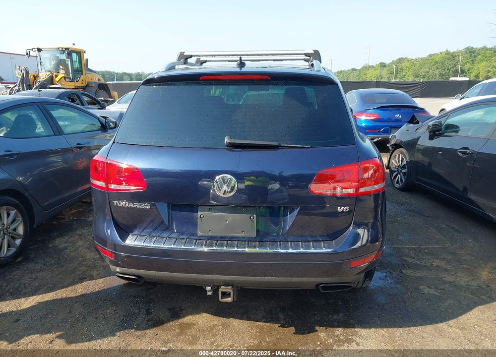 2011 VOLKSWAGEN TOUAREG VIN: WVGFF9BP9BD003087