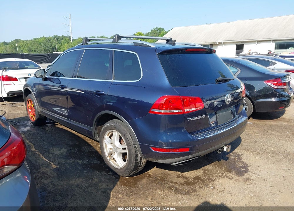 2011 VOLKSWAGEN TOUAREG VIN: WVGFF9BP9BD003087