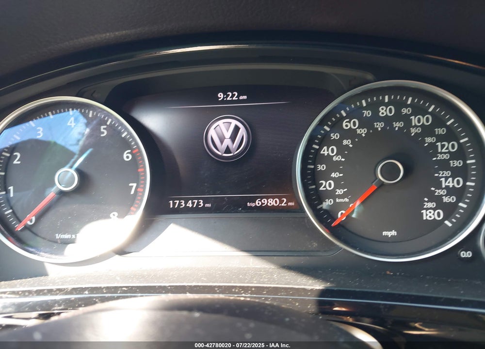 2011 VOLKSWAGEN TOUAREG VIN: WVGFF9BP9BD003087