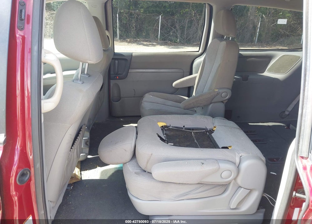 2012 KIA SEDONA LX VIN: KNDMG4C73C6447811