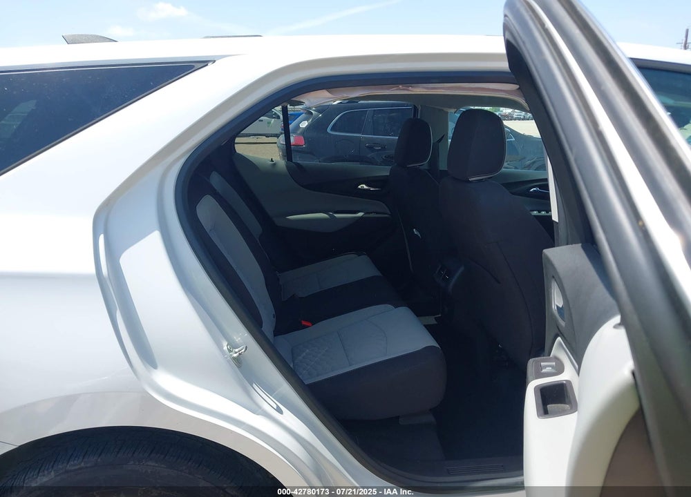 2018 CHEVROLET EQUINOX VIN: 2GNAXJEV0J6221060