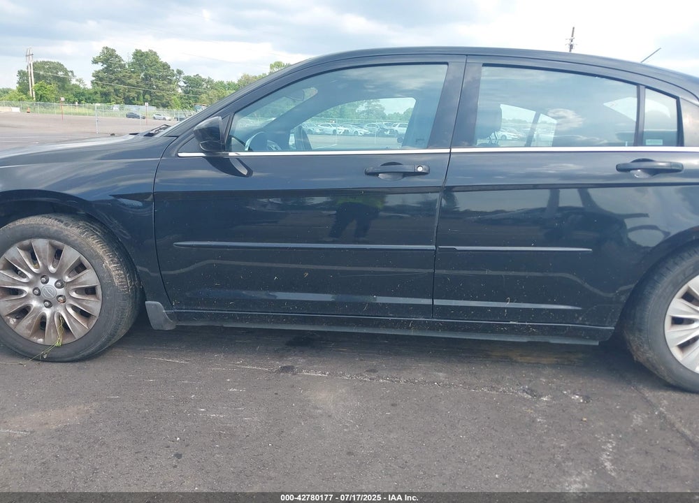 2012 CHRYSLER 200 VIN: 1C3CCBABXCN157983