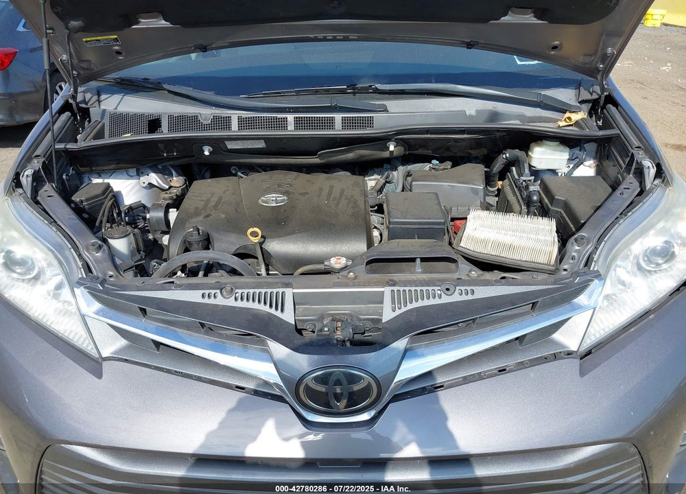 2018 TOYOTA SIENNA VIN: 5TDYZ3DC4JS940637