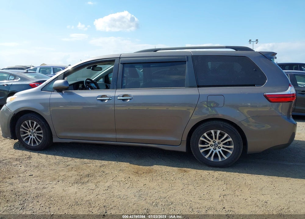 2018 TOYOTA SIENNA VIN: 5TDYZ3DC4JS940637