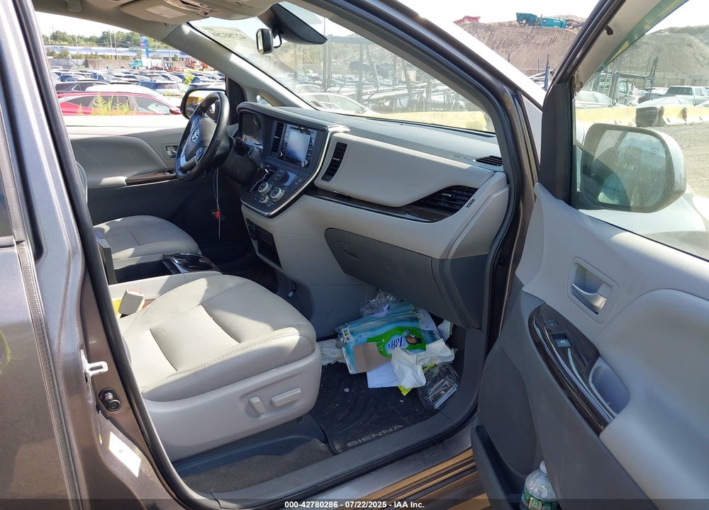 2018 TOYOTA SIENNA VIN: 5TDYZ3DC4JS940637