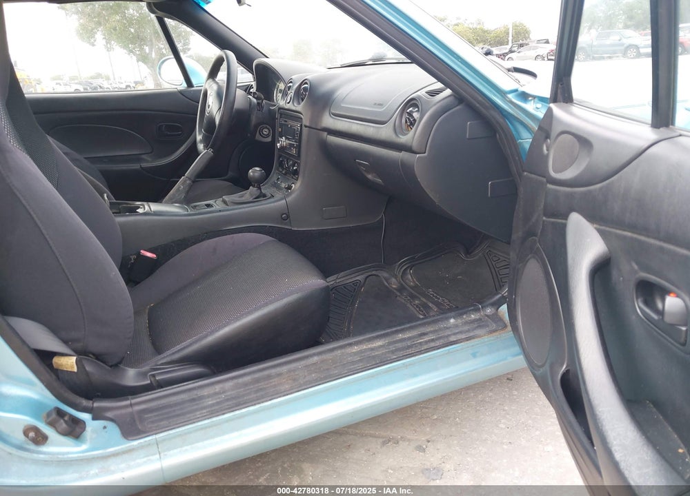 2001 MAZDA MX-5 MIATA LS/SPECIAL EDITION VIN: JM1NB353510208607