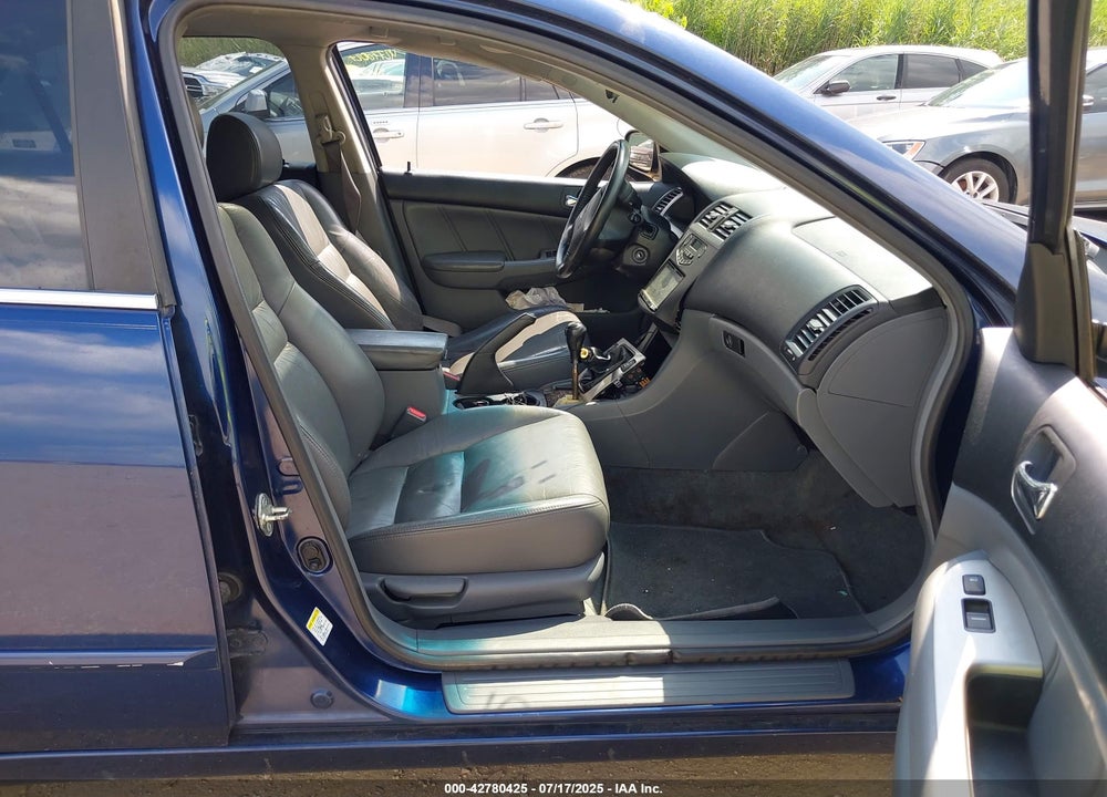 2004 HONDA ACCORD 2.4 EX VIN: 1HGCM558X4A057286