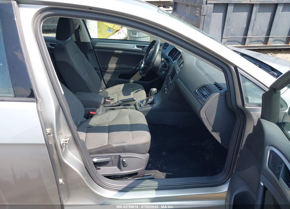 2017 VOLKSWAGEN GOLF VIN: 3VW217AU6HM061178