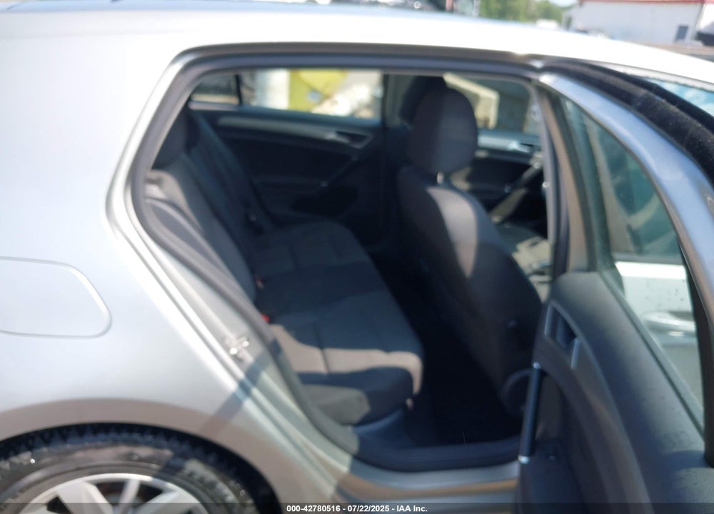 2017 VOLKSWAGEN GOLF VIN: 3VW217AU6HM061178