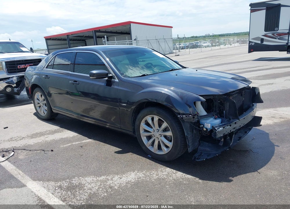2017 CHRYSLER 300 LIMITED AWD VIN: 2C3CCARG2HH622184